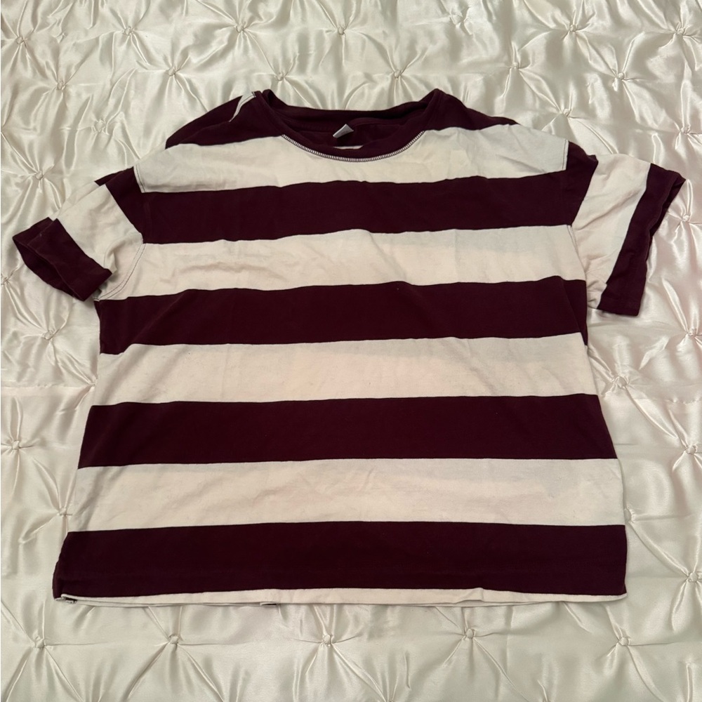 Old Navy Purple and White Striped Tee Shirt Size Large